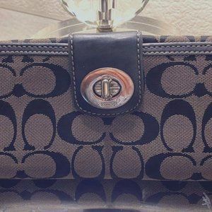 Vintage Coach Signature C Black Turnlock Wallet